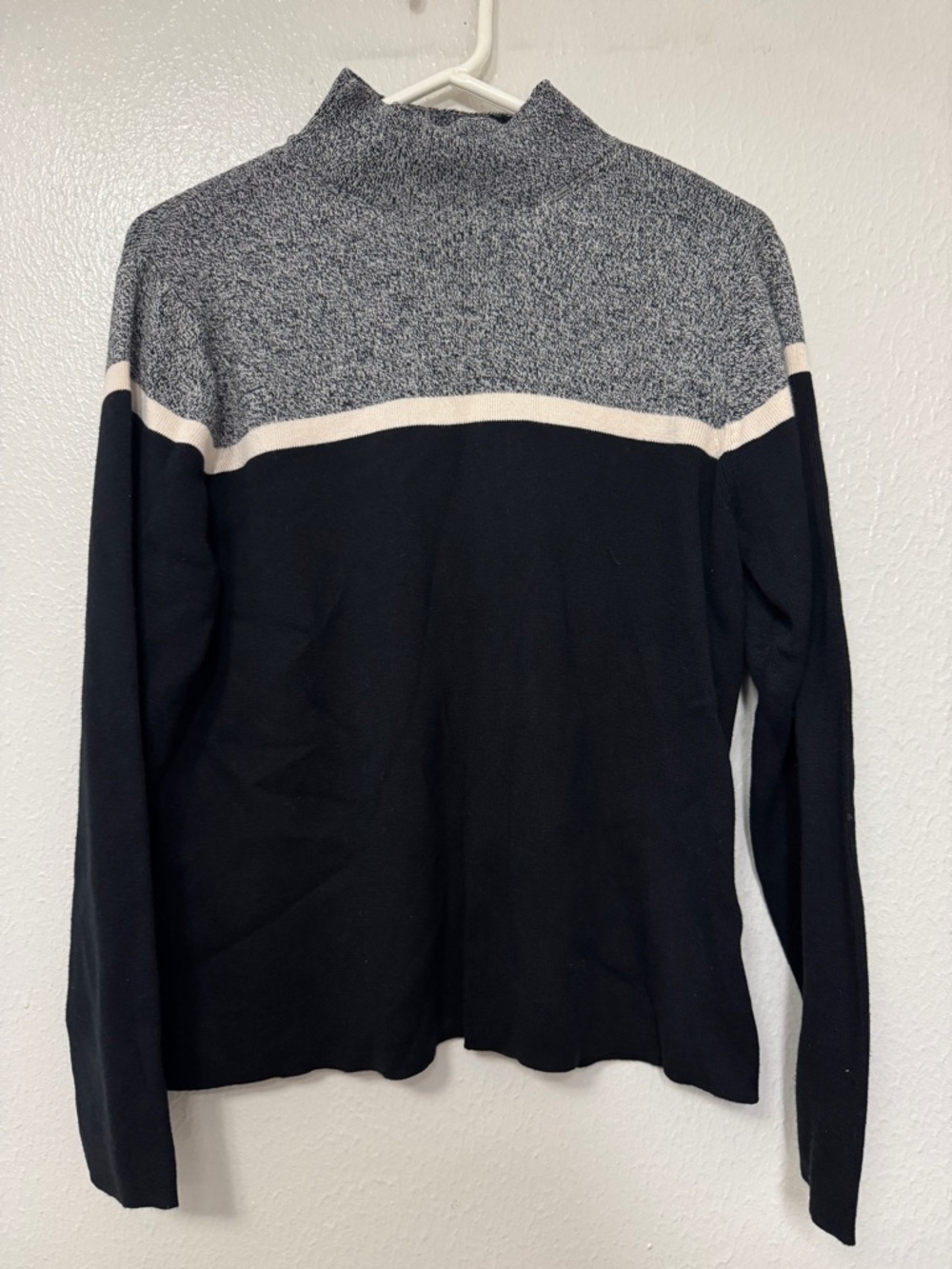 Talbots Black, Gray & Cream Turtleneck Sweater Size Large